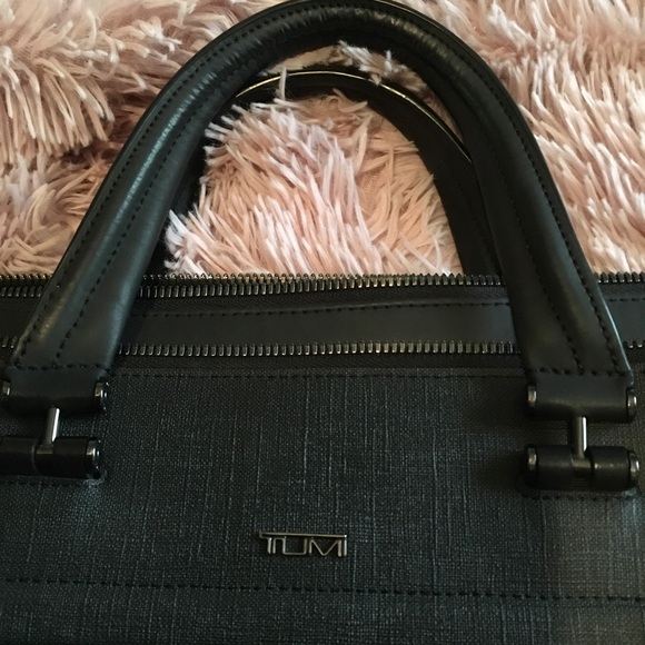 Tumi Bag-Gates Slim Messenger Leather/Canvas Laptop Bag - Picture 4 of 14